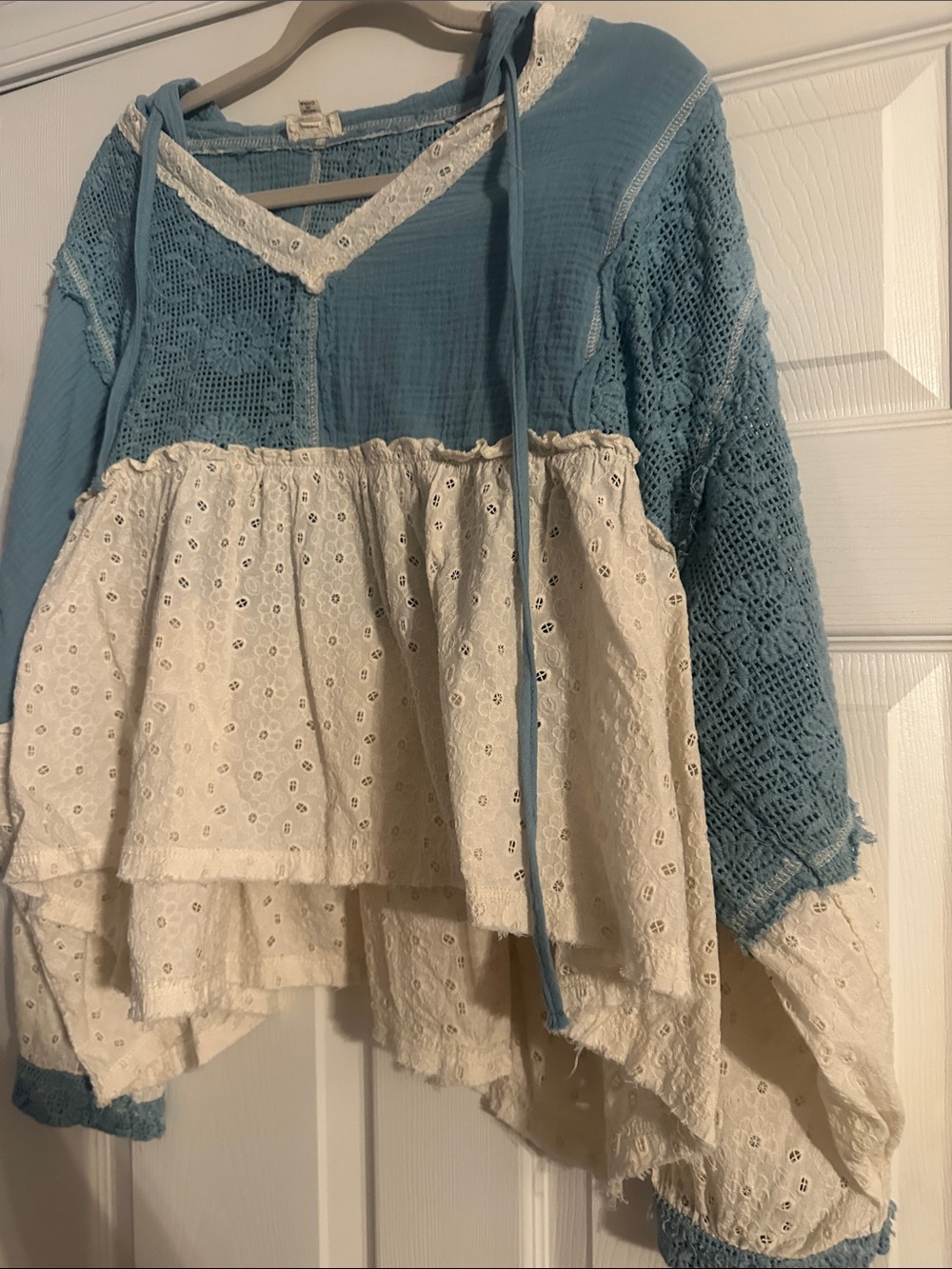 POL Blue and Cream Lace Peasant Tunic - Picture 6 of 8
